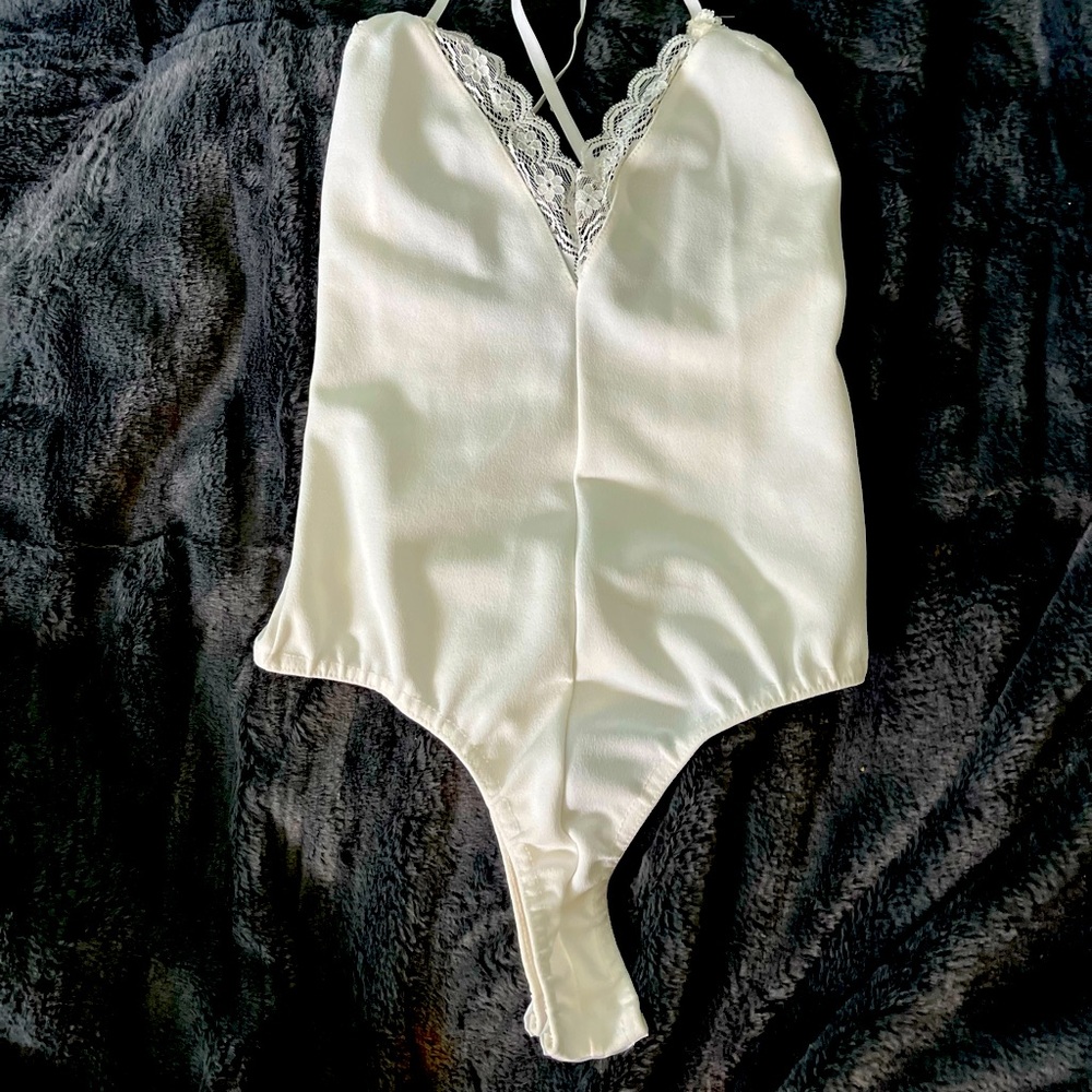 Size 4 white lace bodysuit